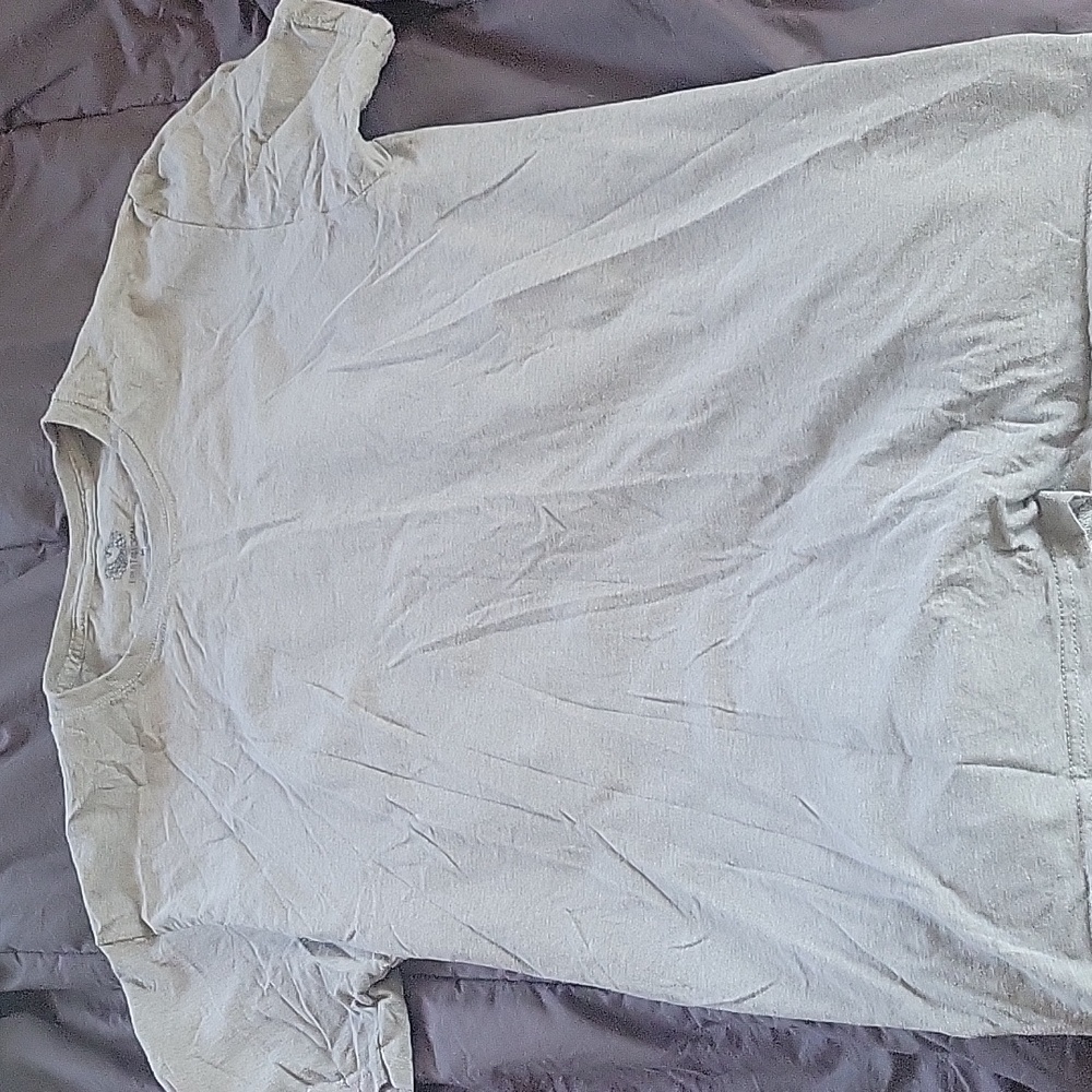 Plain grey t-shirt